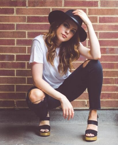 Elizabeth Gillies Feet Toes And Soles 333