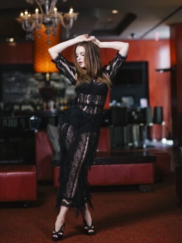 Elizabeth Gillies Feet Toes And Soles 335