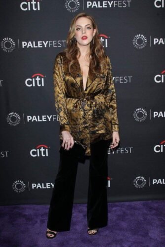 Elizabeth Gillies Feet Toes And Soles 359