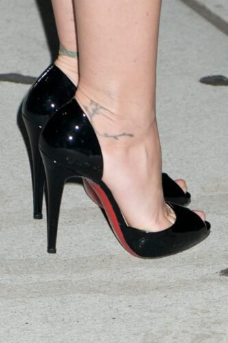 Christina Applegate Feet Toes And Soles 88