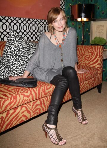 Milla Jovovich Feet Toes And Soles 75
