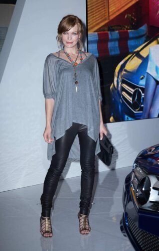 Milla Jovovich Feet Toes And Soles 81