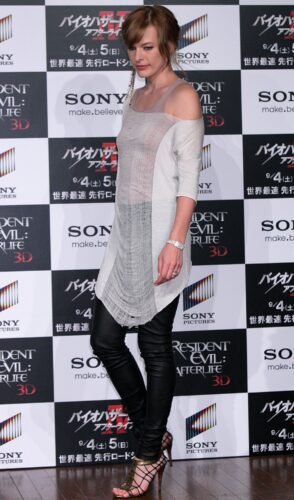 Milla Jovovich Feet Toes And Soles 87