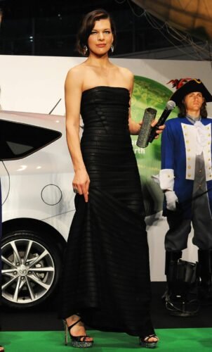 Milla Jovovich Feet Toes And Soles 239