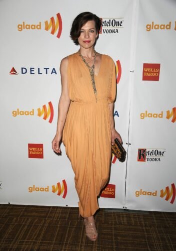 Milla Jovovich Feet Toes And Soles 273