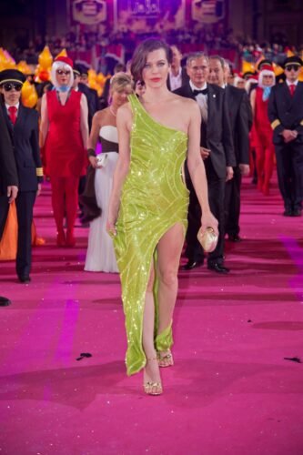 Milla Jovovich Feet Toes And Soles 293