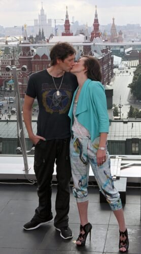 Milla Jovovich Feet Toes And Soles 330