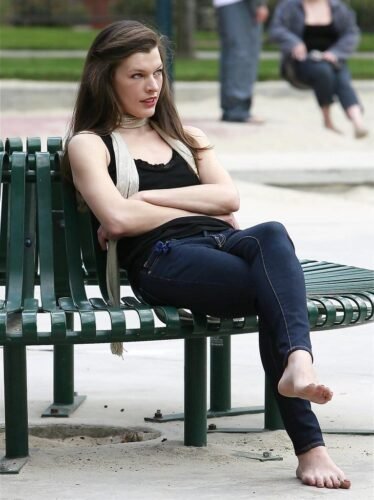 Milla Jovovich Feet Toes And Soles 426