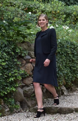 Rosamund Pike Feet Toes And Soles 192