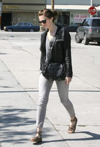 Mandy Moore Feet Toes And Soles 197