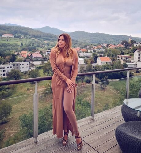 Nives Celzijus Feet Toes And Soles 195