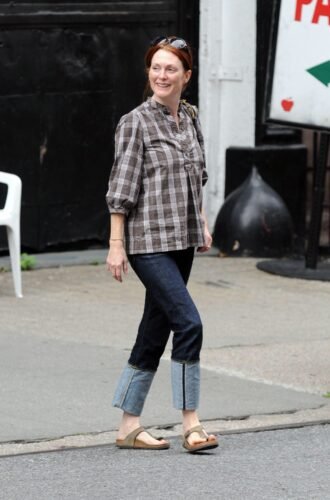 Julianne Moore Feet Toes And Soles 145