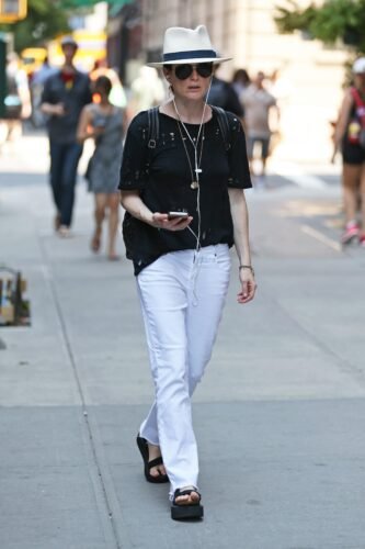 Julianne Moore Feet Toes And Soles 865