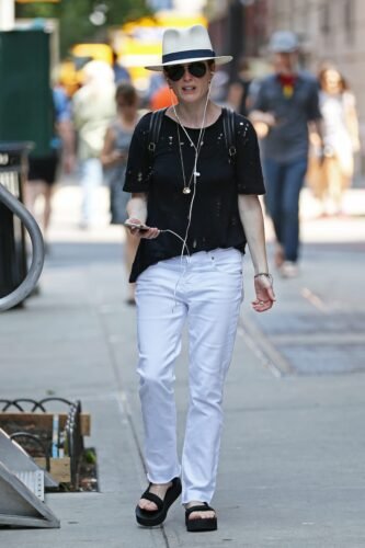 Julianne Moore Feet Toes And Soles 866