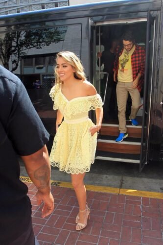 Chloe Bennet Feet Toes And Soles 158