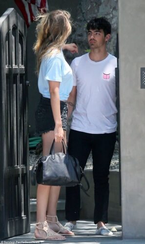 Gigi Hadid Feet Toes And Soles 377