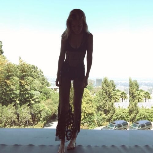 Gigi Hadid Feet Toes And Soles 411