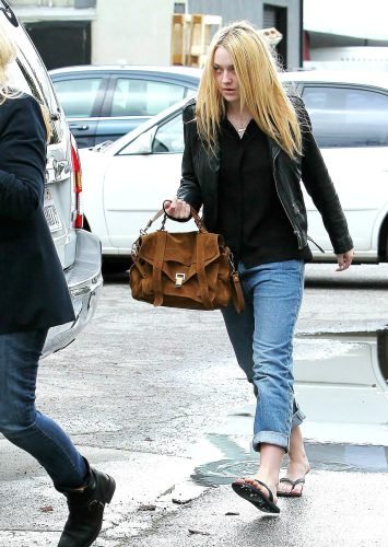 Dakota Fanning Feet Toes And Soles 31
