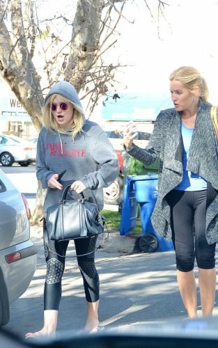 Dakota Fanning Feet Toes And Soles 343