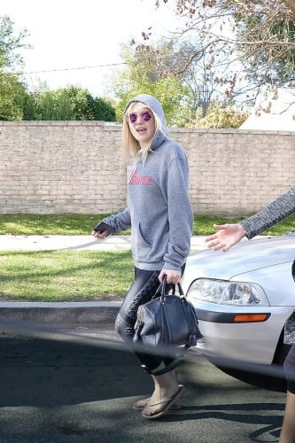 Dakota Fanning Feet Toes And Soles 349