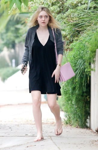 Dakota Fanning Feet Toes And Soles 404