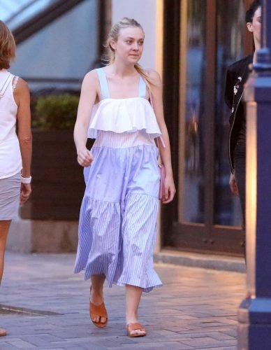 Dakota Fanning Feet Toes And Soles 531