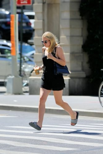 Dakota Fanning Feet Toes And Soles 547