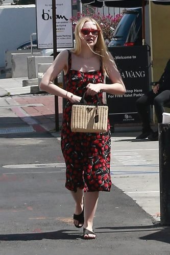 Dakota Fanning Feet Toes And Soles 953