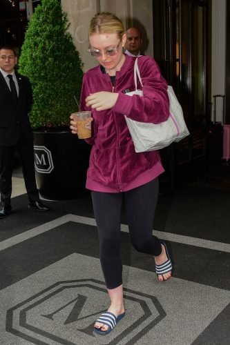 Dakota Fanning Feet Toes And Soles 970