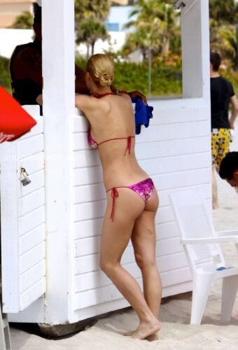 Michelle Hunziker Feet Toes And Soles 363