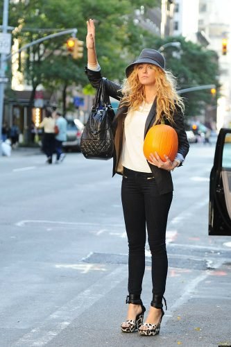 Blake Lively Feet Toes And Soles 531