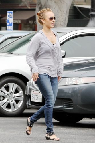 Hayden Panettiere Feet Toes And Soles 861