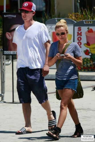 Hayden Panettiere Feet Toes And Soles 951