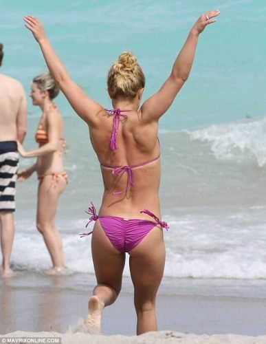 Hayden Panettiere Feet Toes And Soles 1117