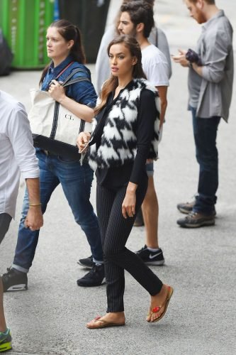 Irina Shayk Feet Toes And Soles 968