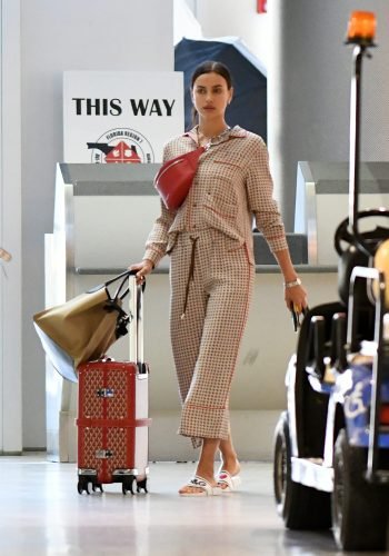 Irina Shayk Feet Toes And Soles 1562