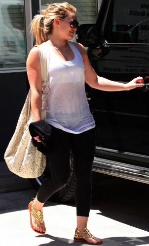Hilary Duff Feet Toes And Soles 32