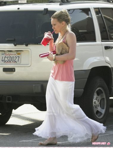 Hilary Duff Feet Toes And Soles 54