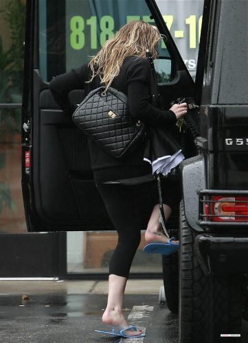 Hilary Duff Feet Toes And Soles 69