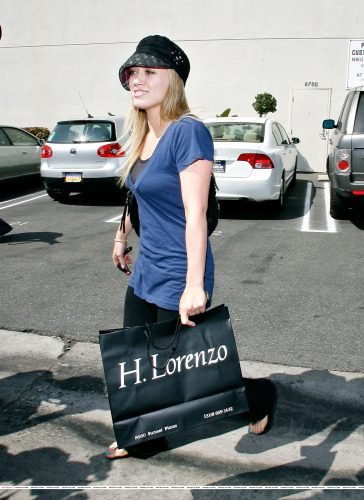 Hilary Duff Feet Toes And Soles 99