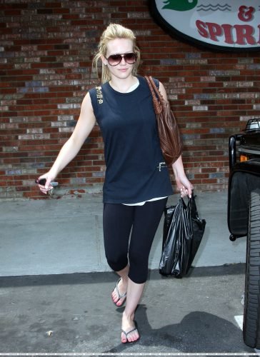 Hilary Duff Feet Toes And Soles 115