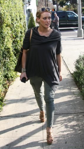 Hilary Duff Feet Toes And Soles 271