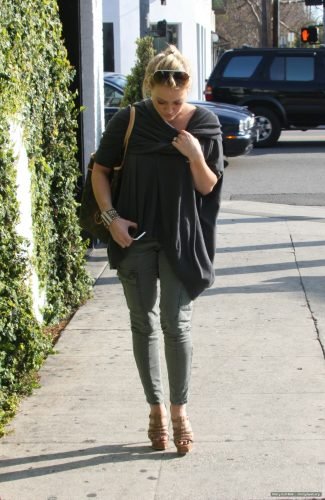 Hilary Duff Feet Toes And Soles 274