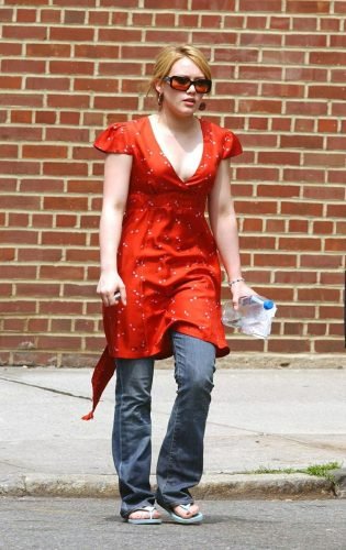 Hilary Duff Feet Toes And Soles 289