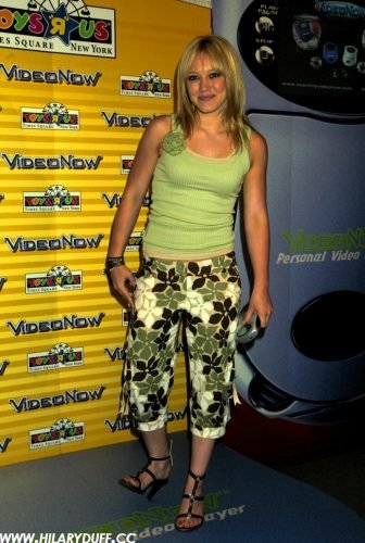 Hilary Duff Feet Toes And Soles 329