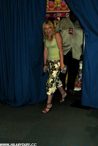 Hilary Duff Feet Toes And Soles 331