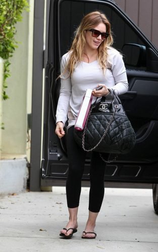 Hilary Duff Feet Toes And Soles 539