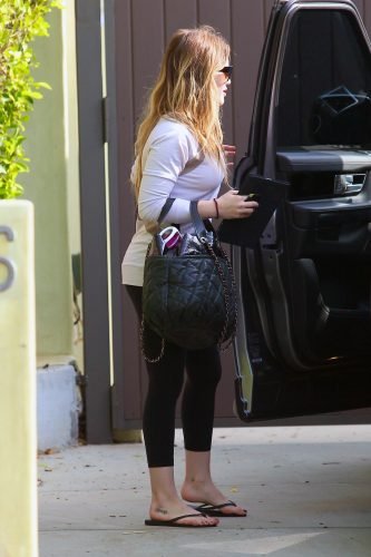 Hilary Duff Feet Toes And Soles 543