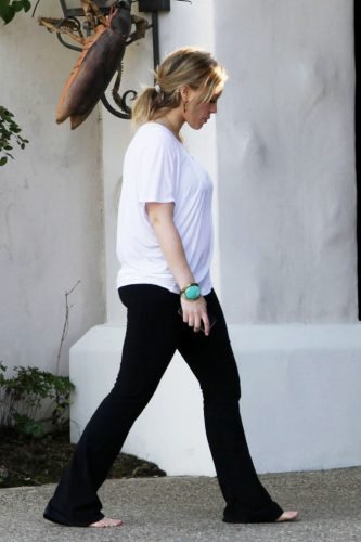 Hilary Duff Feet Toes And Soles 658