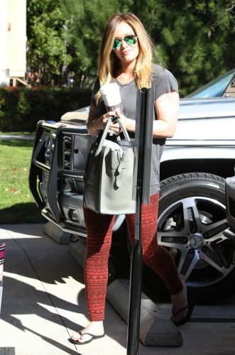 Hilary Duff Feet Toes And Soles 697